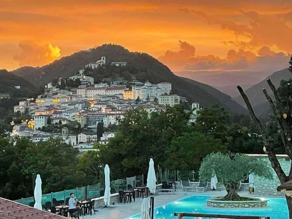 Hotel Gans Каша Екстериор снимка