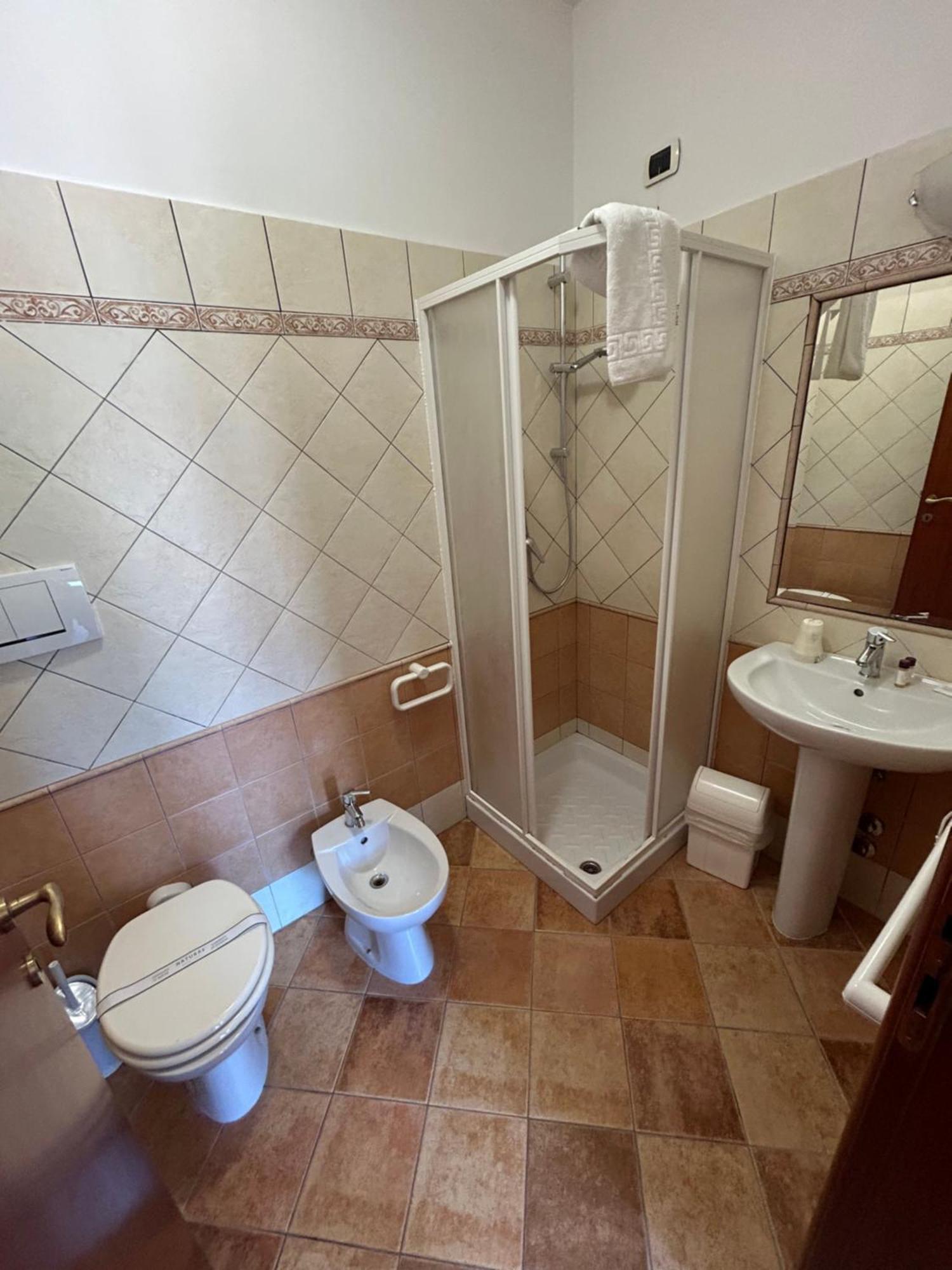 Hotel Gans Каша Екстериор снимка